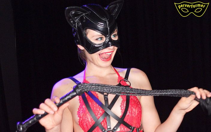Shop perverformer: Slave Must Endure 18 Different Whips for Sexy Cat