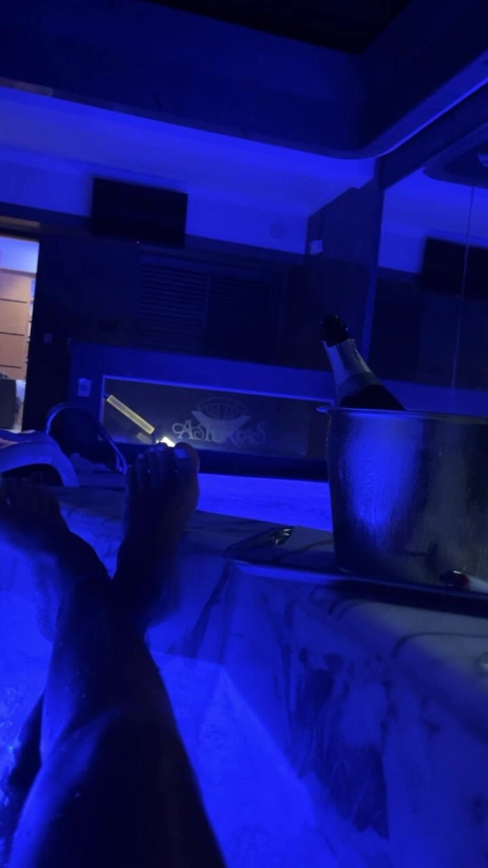 Srta XXX: Your Queen's Feet Must Be Well Cared for
