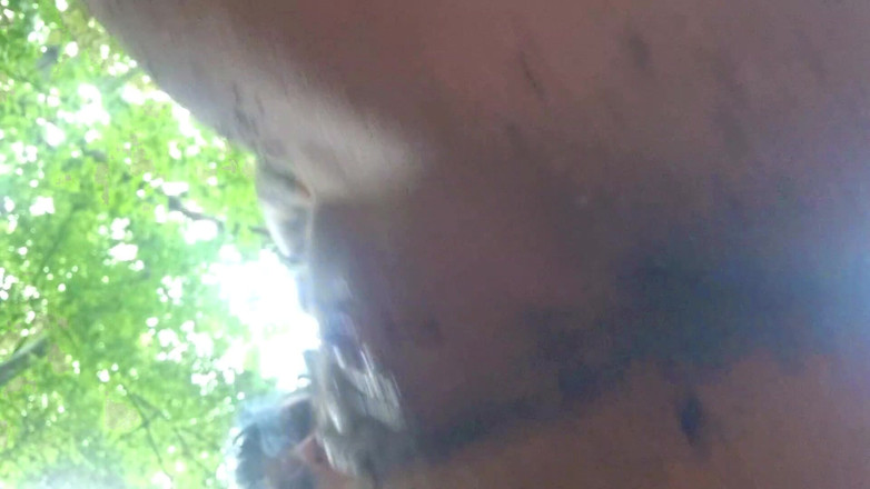 Mania Pigmilk: Dirty Pussy in the Forest Extreme Zblízka