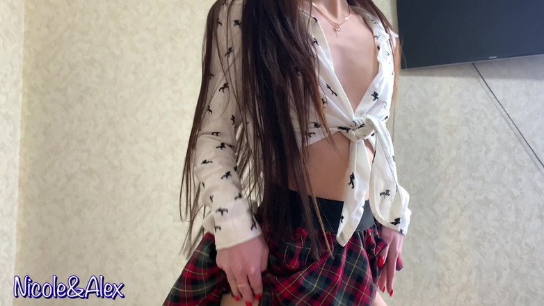 NicoleAndAlex: Vysokoškolačka svedla učitele matematiky. Sex zblízka