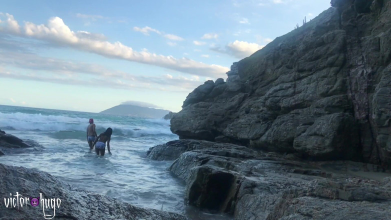 VictorHugo: Saindo com um amigo na praia