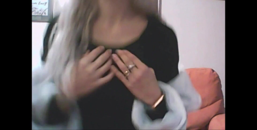 savannahamatoriale: Mi vecino me envió fotos de su pene: le diré...