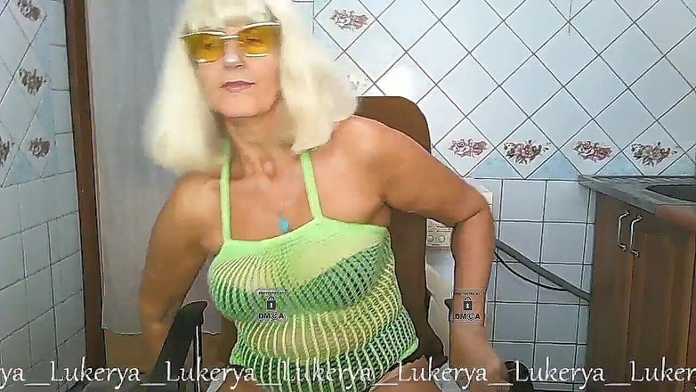 Lukerya: Minx maduro, lavadora y striptease