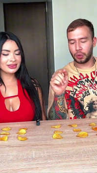 Die Zierliche, Üppige Latina Alejandra Palacios Hat Sex, Indem Sie Ein Spiel Mit Ihrem Runden Hintern Verliert - Brian Evansx