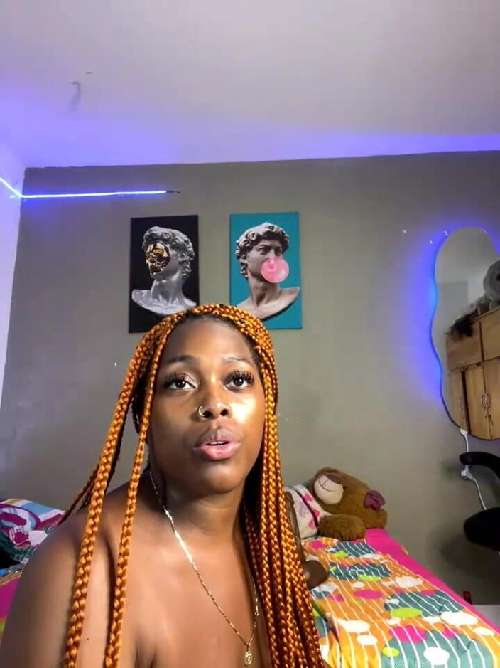 Lily Baudinx: Дрочити мою феноменальну дупу, епізод 1156