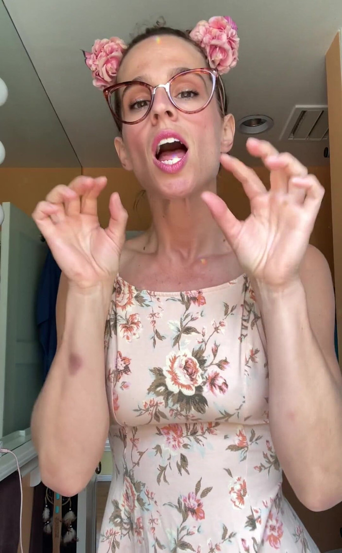 VibeWithMommy: Cu instrucțiuni de masturbare mama vitregă se înnebunește pe tine pentru...