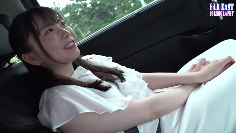 Far East pornography: Ångande T Back Stroll med en första gången utomhus persika...