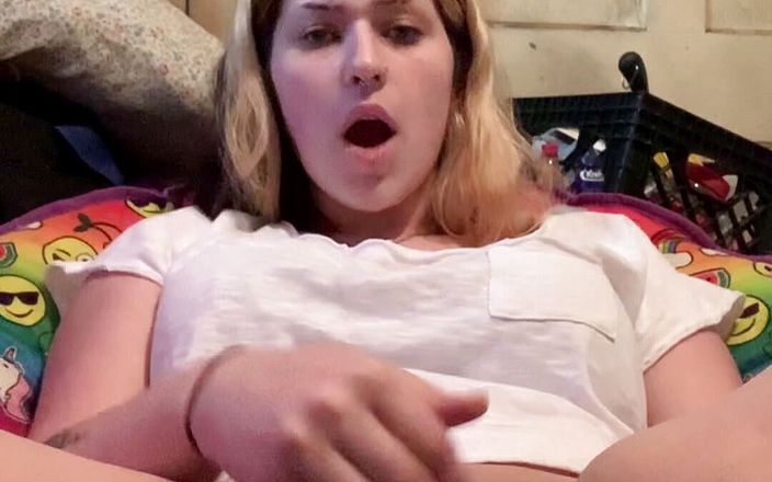 Coco Boo23 Playroom: Blonde teen with pierced face edging her pussy - solo