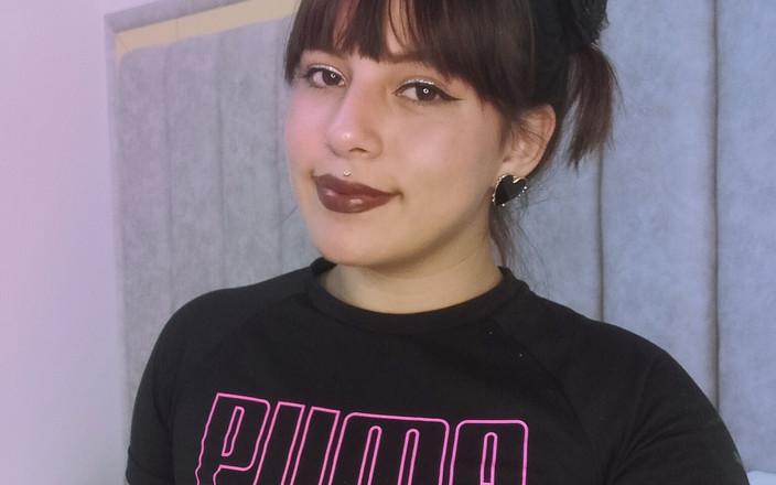 emma bunny: Sofi îți oferă o muie