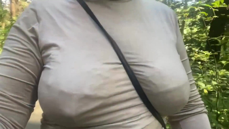 Mary Di: Walking in the city park, i pulled out my boobs....