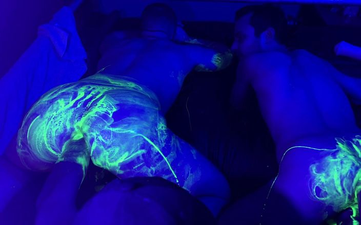 Brett Tyler: Group Fisting Group Orgy Ff Session With Uv Lube