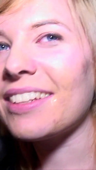 Brudna Młoda blondynka brytyjska dziwka rozgrzewa kutasy w zimną noc podczas misji Dirty Dogging