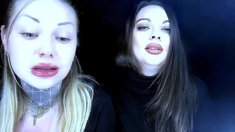 Goddess Misha Goldy: 작은 자지 굴욕으로 끝나는 흡연 페티쉬!