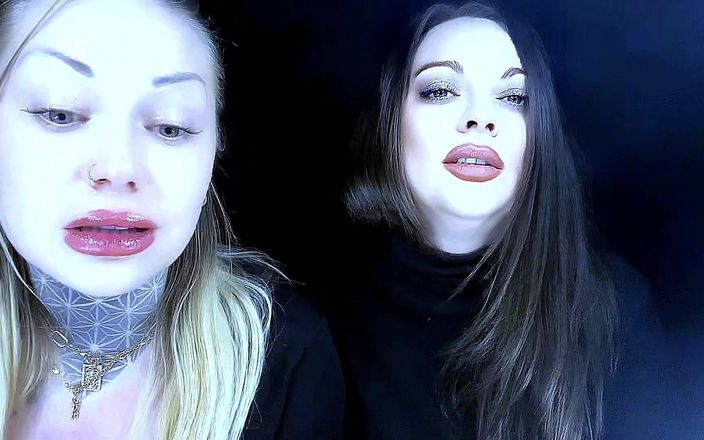 Goddess Misha Goldy: Rokende fetisj plagen eindigt in kleine lulvernedering!