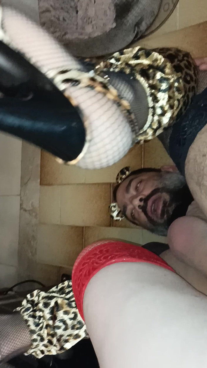 ISIDOROS: Fuck My Cat