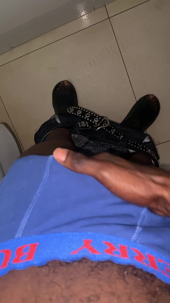 Slimniqqa: Thug Beating His BBC in the Gym Locker Room