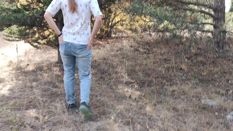 Miodelka: Very Risky Pissing Compilation in the Forest