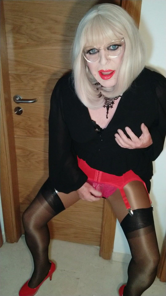 Emma Browne: Perverzní crossdresser spodního prádla