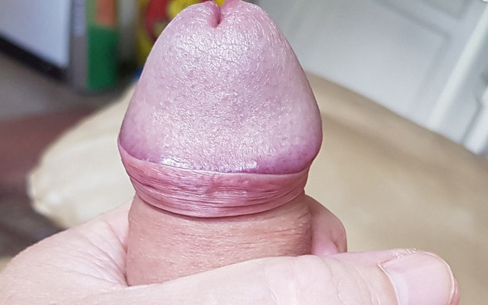 Pellefnatt: Arkadaşım yalan söylüyor ve suyu çıkana kadar yarağını sıvazlıyor, başka bir şey...