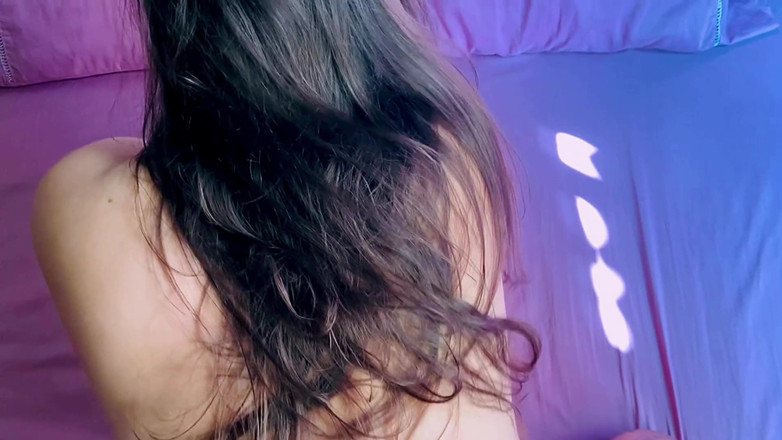 More Candy: Naoliwiony i podłączony: Gruba latynoska bierze to na pieska, podczas...