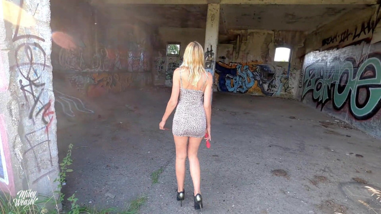 Miley Weasel: Horny Blonde Girl Fucks Her Wet Pussy!!