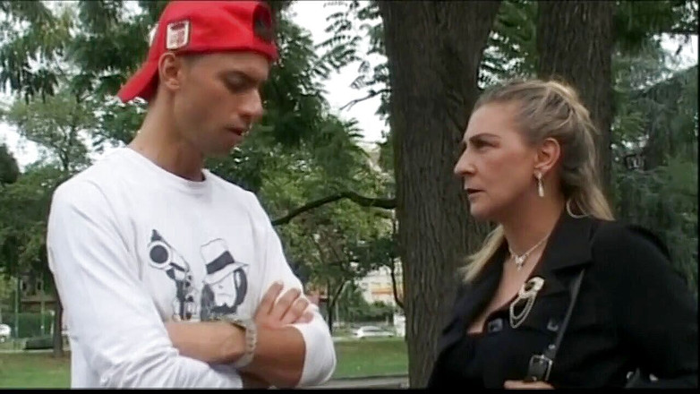 Real Home Made: Sexy a špinavá macecha svádí spolužáka svého nevlastního syna