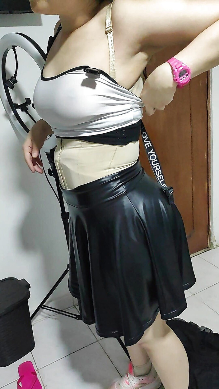 Crisanto999: Moje přítelkyně, Linda, 18letá holka