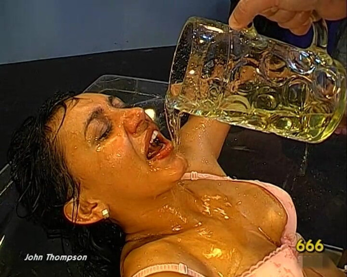 Piss Lover: Piss Liebende Bukkake-schätzchen in Ggg John Thompson Zusammenstellung