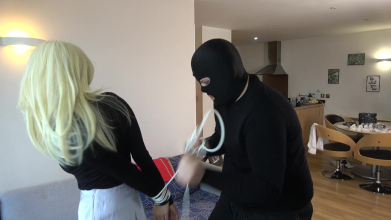 Latina Fetish: Lillys maximale Zurückhaltung: Gefesselt, eng und ausschnittGeknebelt in intensivem kampf!