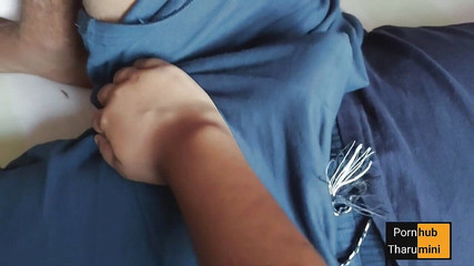 Tharumini_Official: Indická děvka dívka kouření