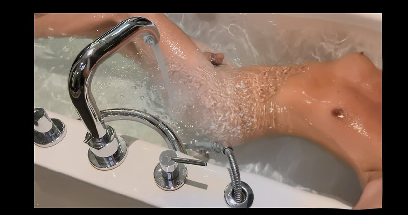 cd_aysemmm: Mam 18 lat, gotowy na mój pierwszy seks