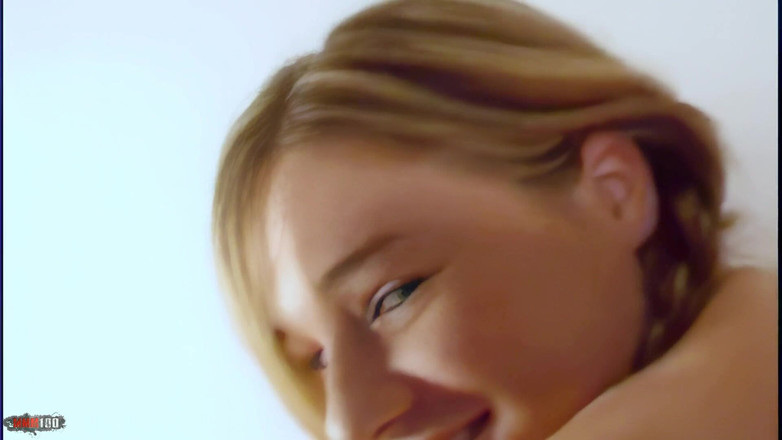 MMM100: Monica-Vera: Si blonde kecil molek yang cantik Monica Vera berbogel...