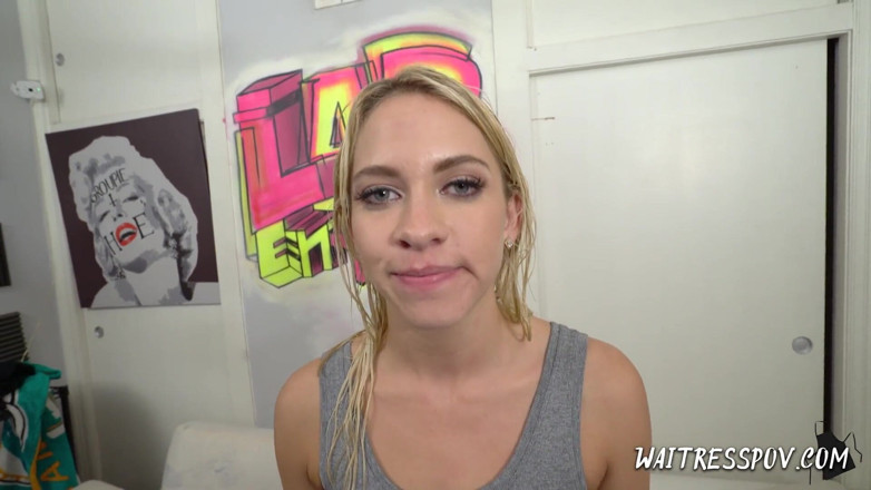 Waitress POV: Waitress POV - Khloe Kapri