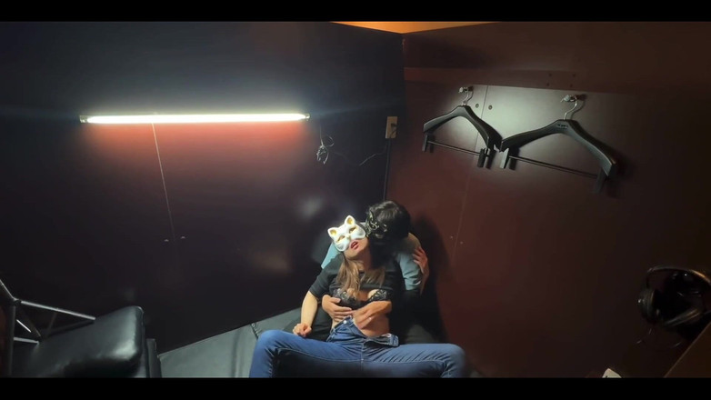 LuuLee0804: Kocamla manga kahve dükkanında bir randevu