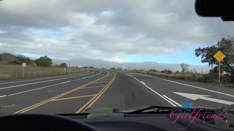 ATK Girlfriends: Vina je nahá a hraje si sama se sebou během...