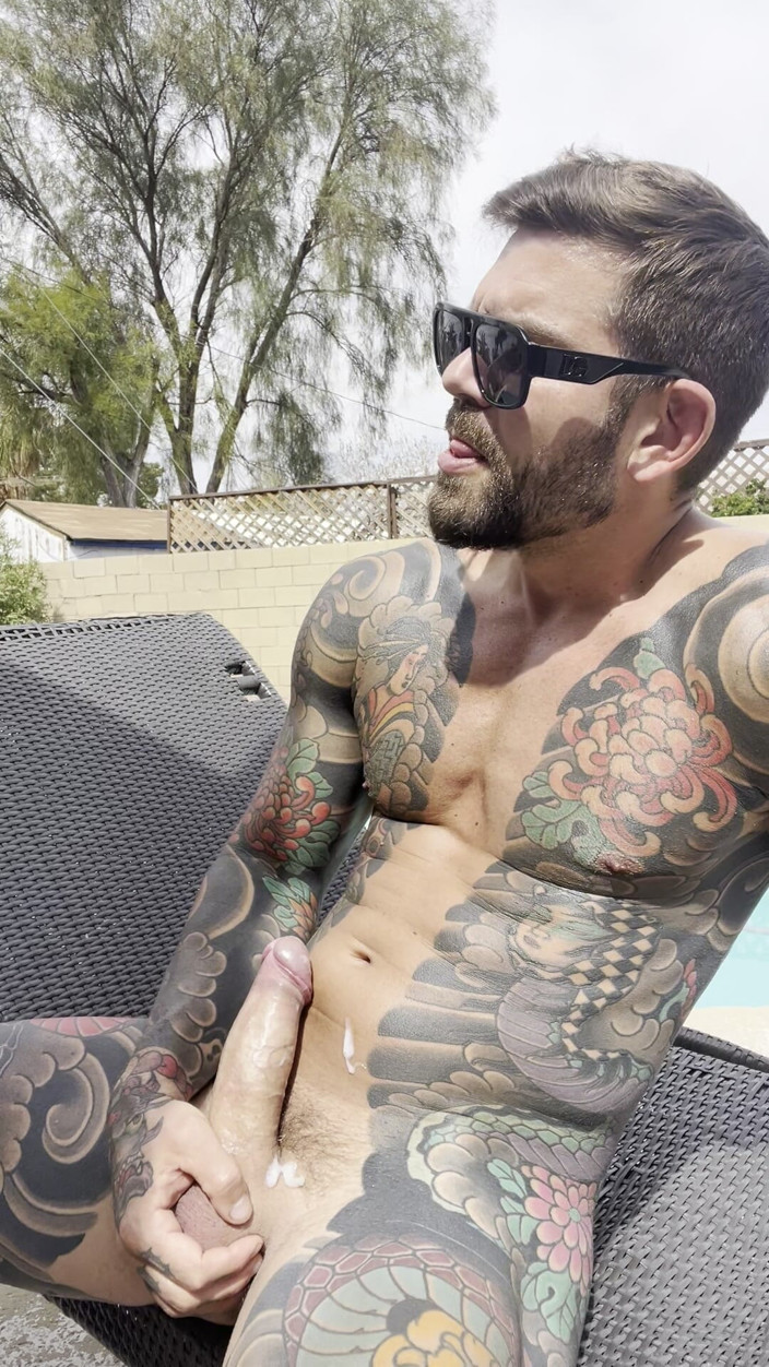 Juan Lucho Gay: Straw in the Garden While Neighbor Spies