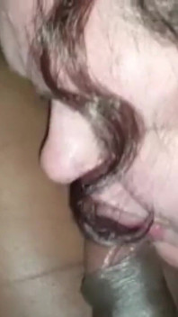 YoungEnglishbbw zuigt grote zwarte lul Nata4sex tepels