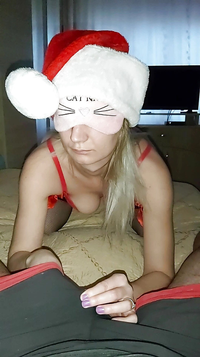 Audrey: Vánoční dárek pro nevlastního syna - nevlastní máma uvízla v mém...