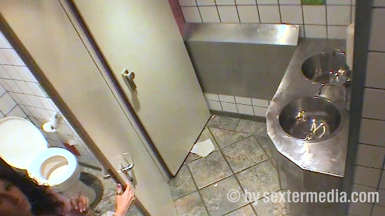 Viewer cam by Sextermedia: Amatorski Seks Na Toalecie