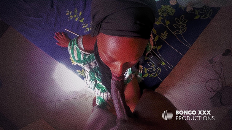 BongoXXX: Queste cagne non sono fedeli, è al telefono mentre mi succhia...