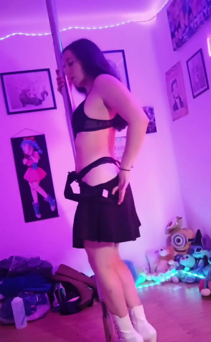 Candy Camille: Posso essere la tua spogliarellista?