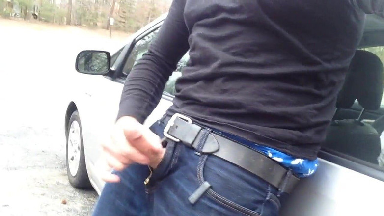 TJenner: Ich streicheln meinen schwanz und komme am auto