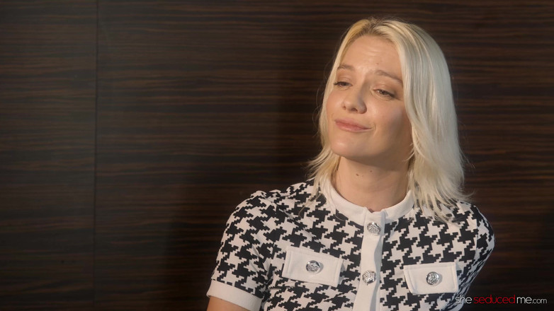 She seduced me: Mi jefe ninfómana