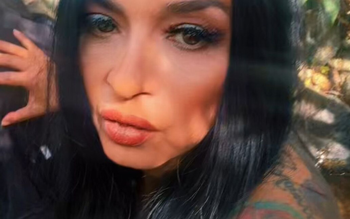 Mia 69: River Water hrátky nahé