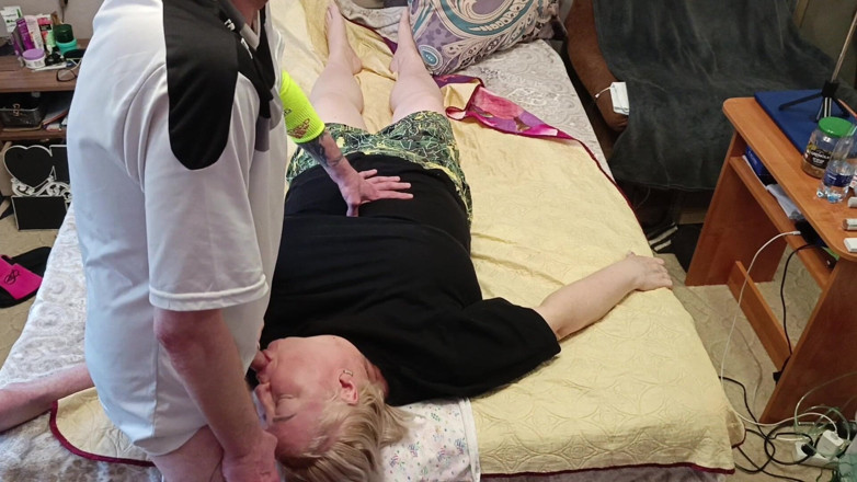 Zona901: I Jerk off My Cock and Fuck My Stepmom in...