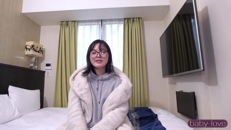 Studio Modern Shunga - JAV: Студийная девушка перегружена пожилым мужчиной, трепетные реакции приводят к интенсивной встрече с кримпаем