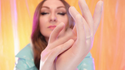 Arya Grander: Asmr: Operatie latexhandschoenen - Arya Grander