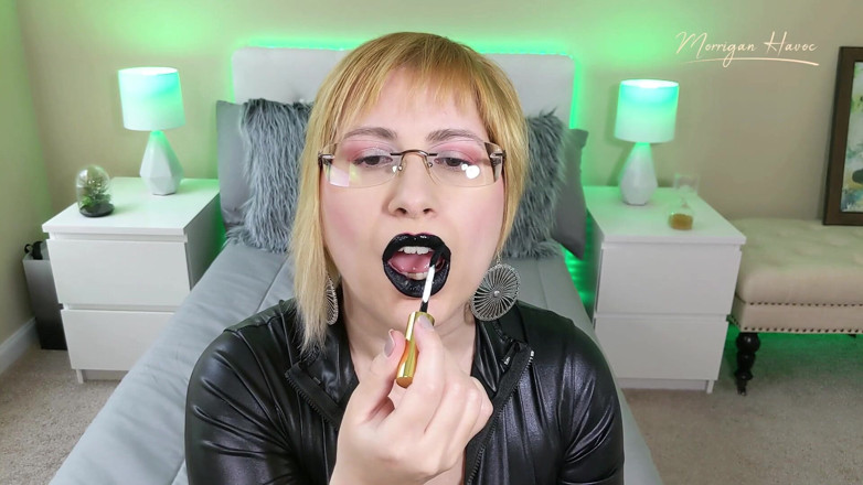 Morrigan Havoc: Dává si černou rtěnku