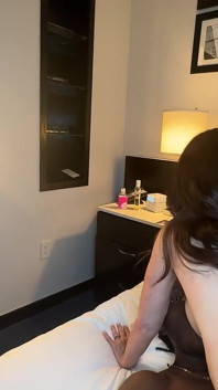 Milfcandy: Suzanne Holly Vs Mrblvckrose