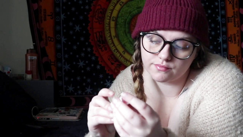 Katie Kitten: Metti in quarantena la bella studentessa